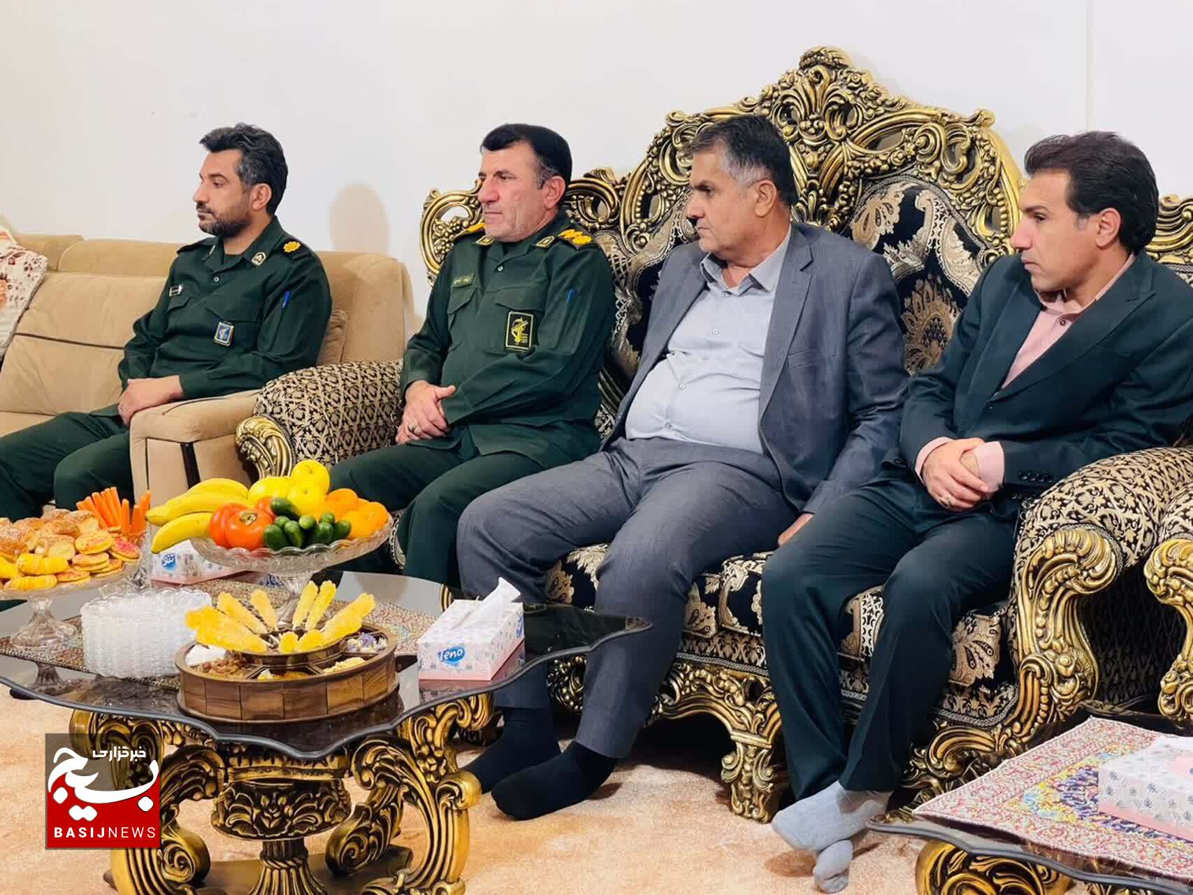 تجلیل از خانواده های معظم شهیدان عبدالله پیشوا و عنایت الله مرادی