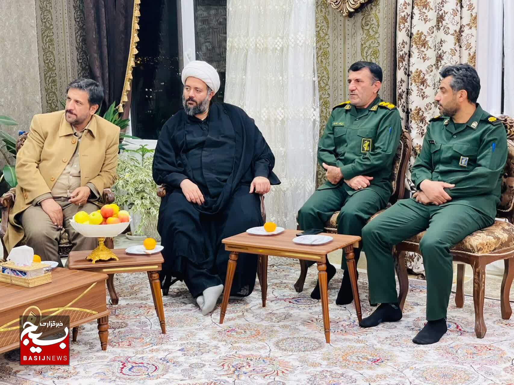 تجلیل از خانواده های معظم شهیدان عبدالله پیشوا و عنایت الله مرادی