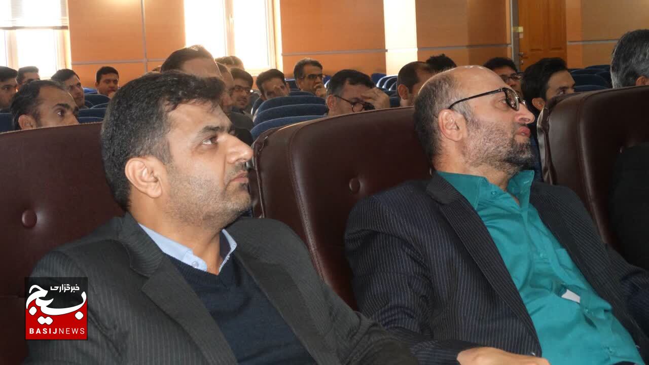 برگزاری همایش سالروز تصویب قانون اساسی جمهوری اسلامی ایران و روز بسیج حقوق دانان در یاسوج برگزاری همایش سالروز تصویب قانون اساسی جمهوری اسلامی ایران و روز بسیج حقوق دانان در یاسوج