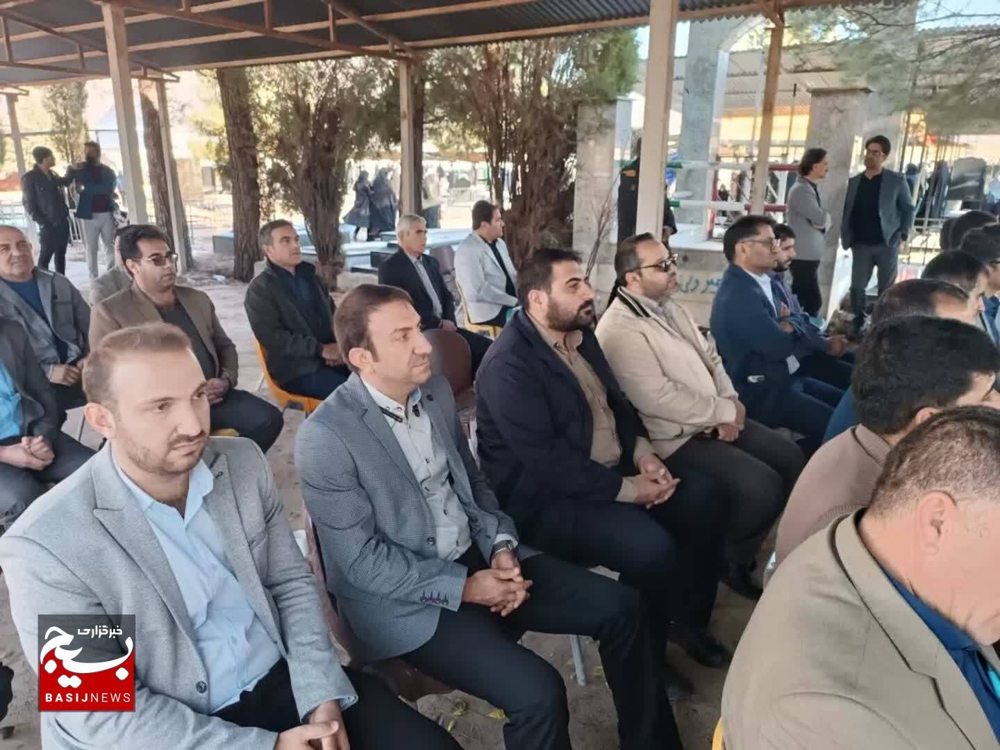 برگزاری مراسم دومین سالگرد درگذشت خبرنگار فقید سید حمداله خواهش نیک/ حضور خبرنگاران بر مزار خبرنگار خوش اخلاق برگزاری مراسم دومین سالگرد درگذشت خبرنگار فقید سید حمداله خواهش نیک/ حضور خبرنگاران بر مزار خبرنگار خوش اخلاق