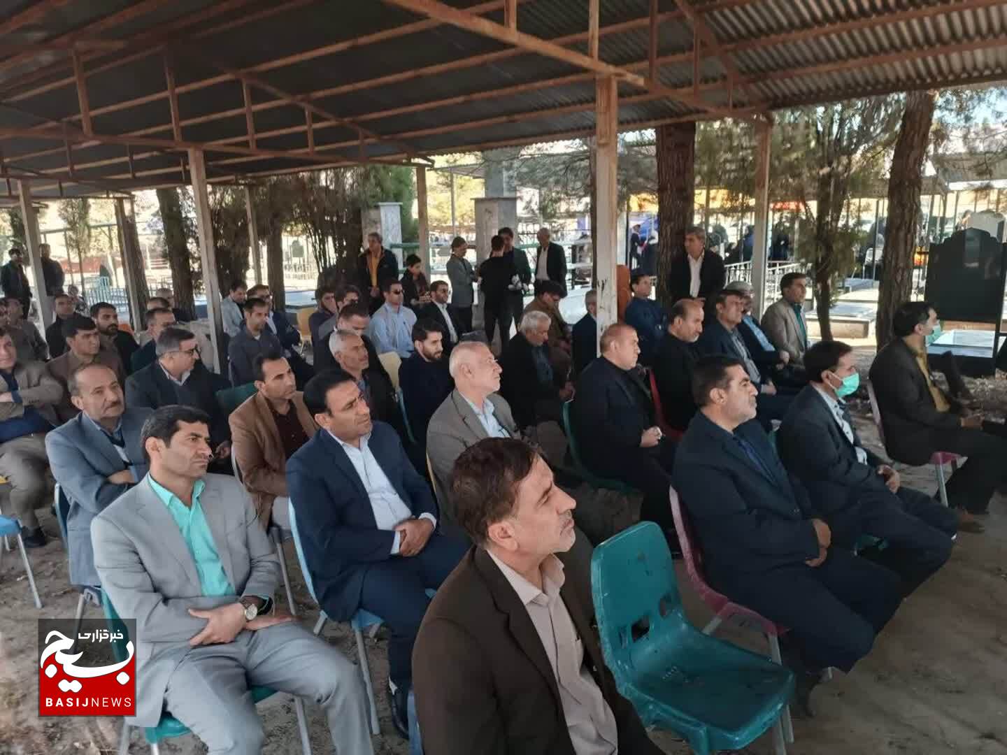 برگزاری مراسم دومین سالگرد درگذشت خبرنگار فقید سید حمداله خواهش نیک/ حضور خبرنگاران بر مزار خبرنگار خوش اخلاق برگزاری مراسم دومین سالگرد درگذشت خبرنگار فقید سید حمداله خواهش نیک/ حضور خبرنگاران بر مزار خبرنگار خوش اخلاق