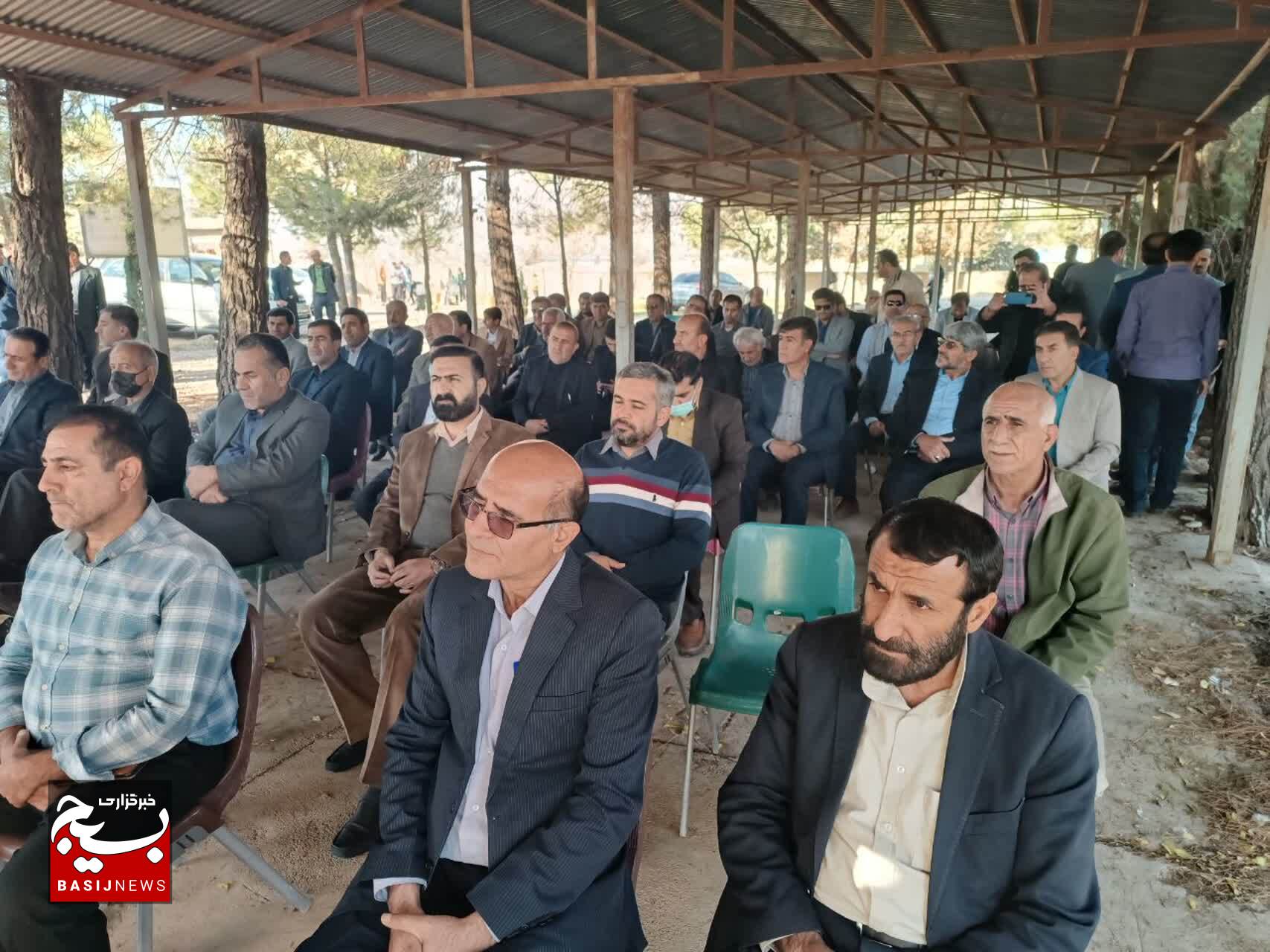 برگزاری مراسم دومین سالگرد درگذشت خبرنگار فقید سید حمداله خواهش نیک/ حضور خبرنگاران بر مزار خبرنگار خوش اخلاق برگزاری مراسم دومین سالگرد درگذشت خبرنگار فقید سید حمداله خواهش نیک/ حضور خبرنگاران بر مزار خبرنگار خوش اخلاق
