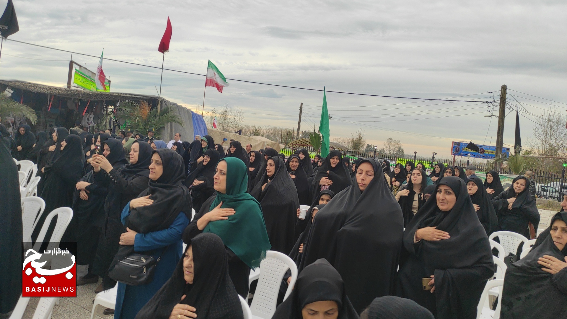 انقلاب به برکت خون شهدا احیا است انقلاب به برکت خون شهدا احیا است
