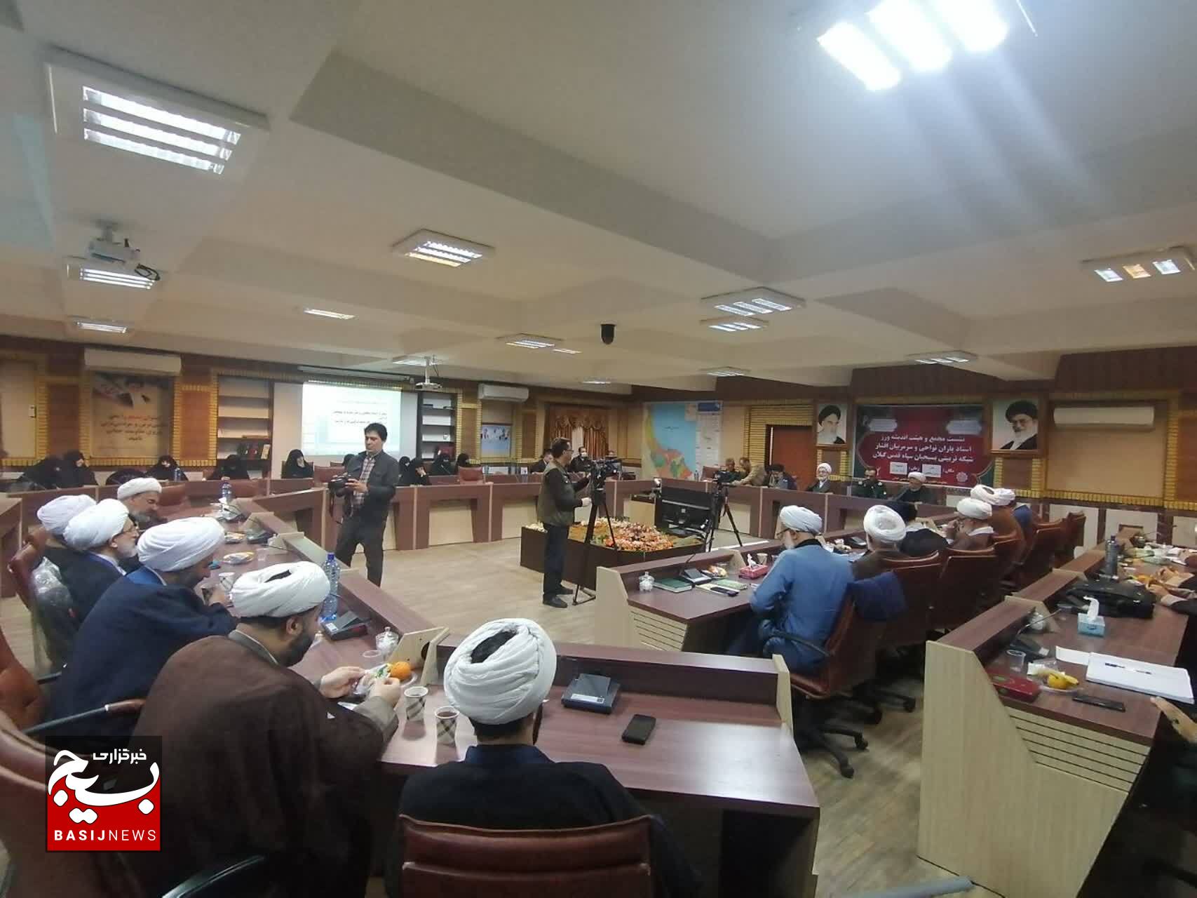 نقش تاثیرگذار حلقههای صالحین بسیج در مصونیت بخشی جامعهی امروز نقش تاثیرگذار حلقههای صالحین بسیج در مصونیت بخشی جامعهی امروز