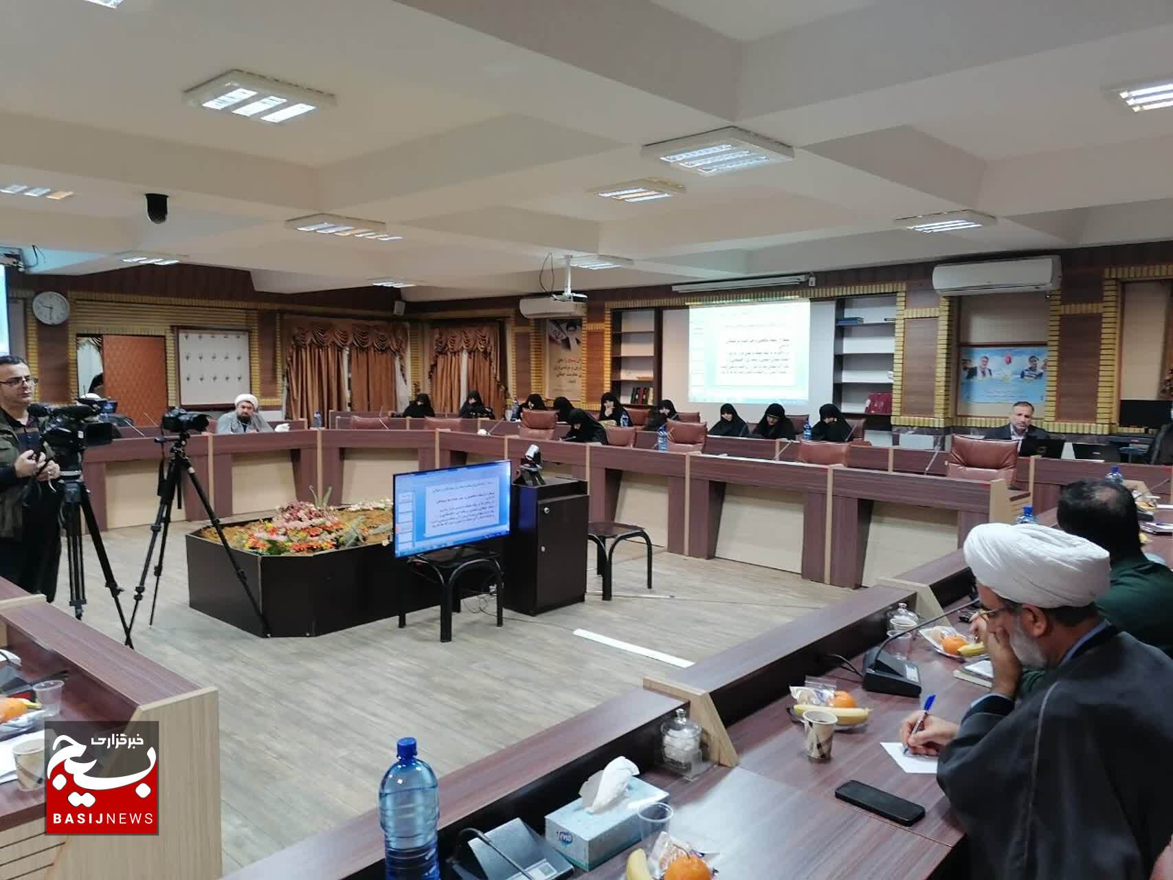 نقش تاثیرگذار حلقههای صالحین بسیج در مصونیت بخشی جامعهی امروز نقش تاثیرگذار حلقههای صالحین بسیج در مصونیت بخشی جامعهی امروز