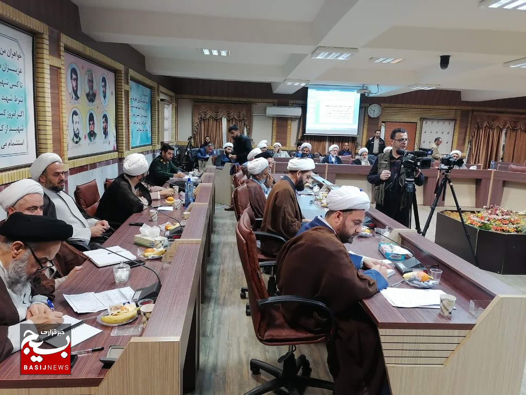 نقش تاثیرگذار حلقههای صالحین بسیج در مصونیت بخشی جامعهی امروز نقش تاثیرگذار حلقههای صالحین بسیج در مصونیت بخشی جامعهی امروز