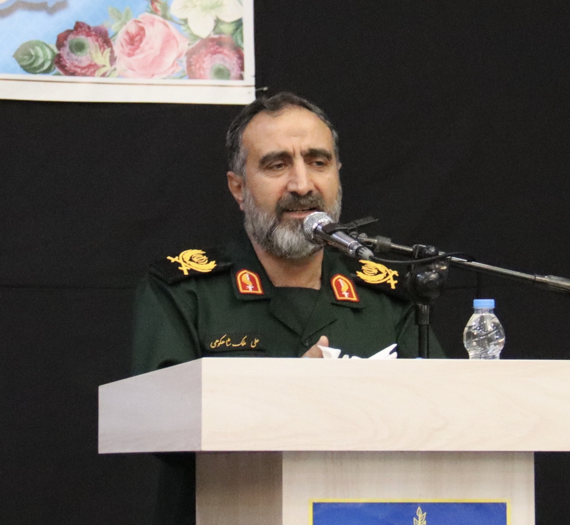 جایگاه سپاه و بسیج نوکری و خدمت برای مردم است/هیچ جامعه ای با تفرقه به جایی نمی رسد جایگاه سپاه و بسیج نوکری و خدمت برای مردم است/هیچ جامعه ای با تفرقه به جایی نمی رسد