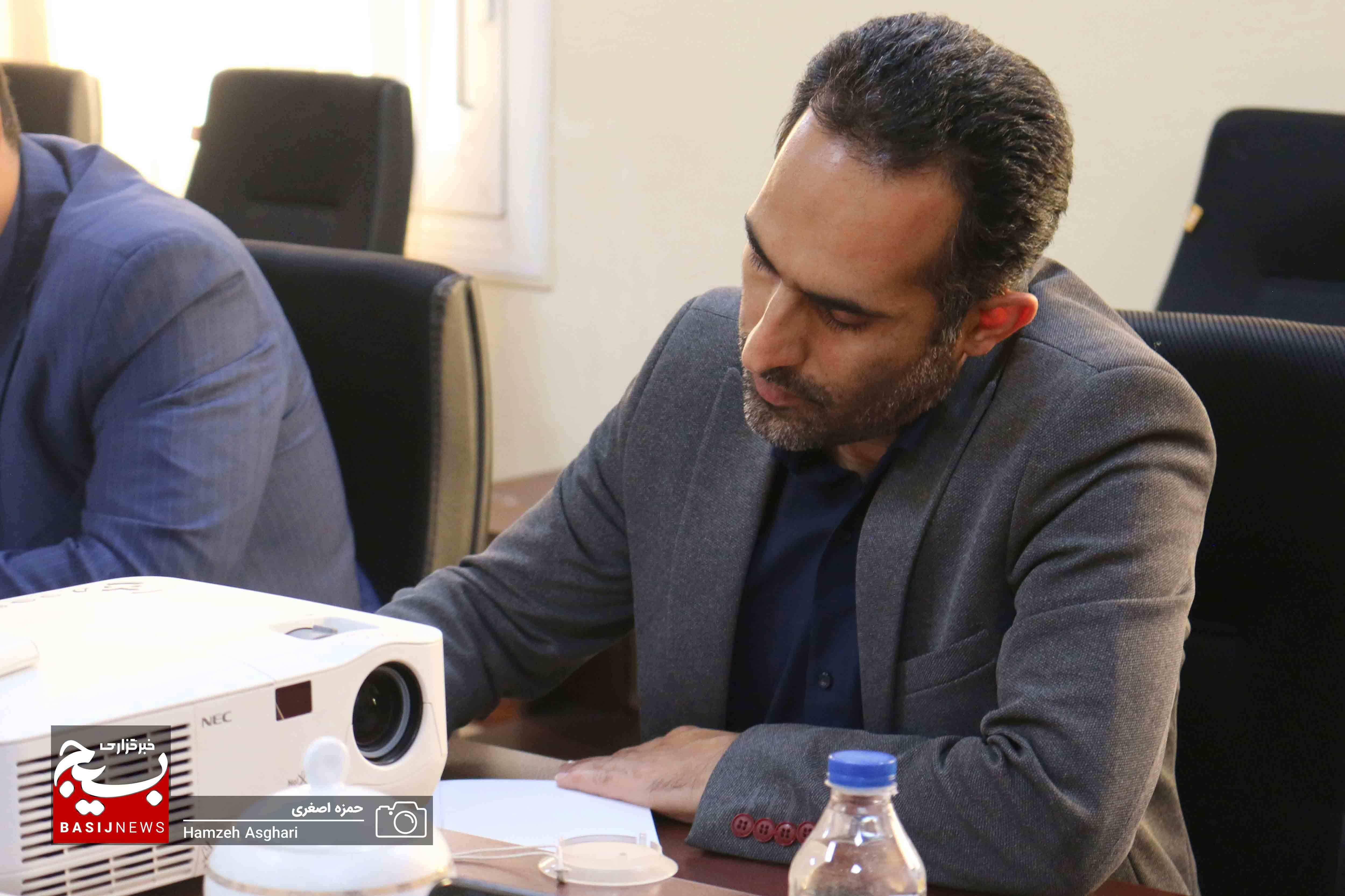 نشست هم اندیشی مسوولین سازمانها و نهادهای مرتبط با جامعه عشایری نشست هم اندیشی مسوولین سازمانها و نهادهای مرتبط با جامعه عشایری
