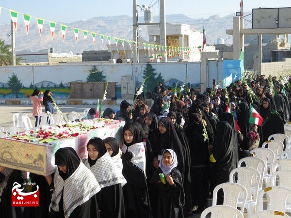 استقبال از شهید گمنام در مدرسه معراج دخترانه بندر بوالخیر استقبال از شهید گمنام در مدرسه معراج دخترانه بندر بوالخیر