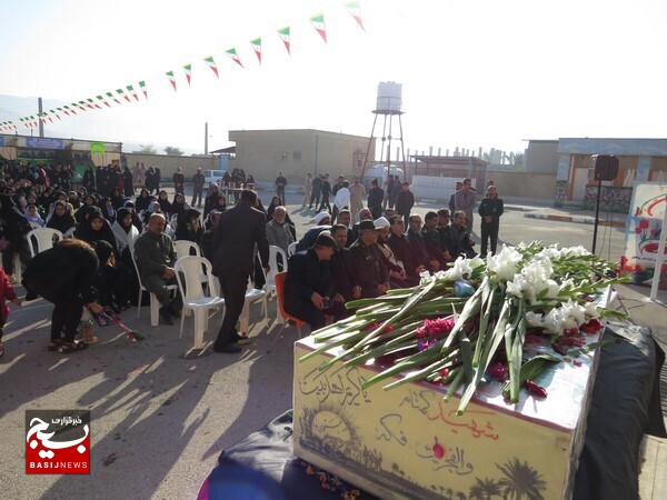 استقبال از شهید گمنام در مدرسه معراج دخترانه بندر بوالخیر استقبال از شهید گمنام در مدرسه معراج دخترانه بندر بوالخیر