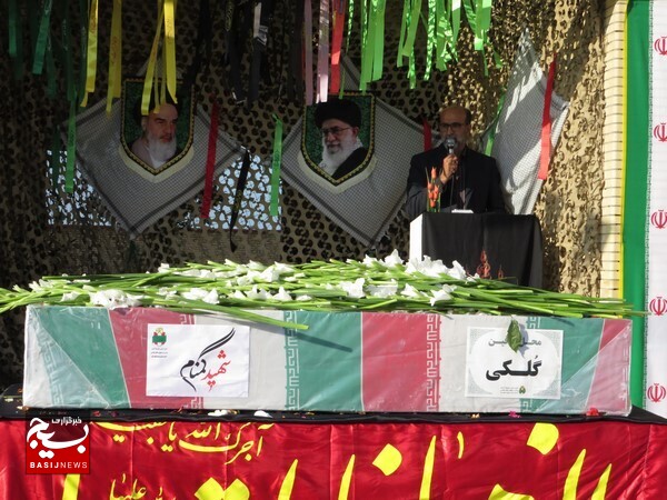 استقبال از شهید گمنام در مدرسه معراج دخترانه بندر بوالخیر استقبال از شهید گمنام در مدرسه معراج دخترانه بندر بوالخیر