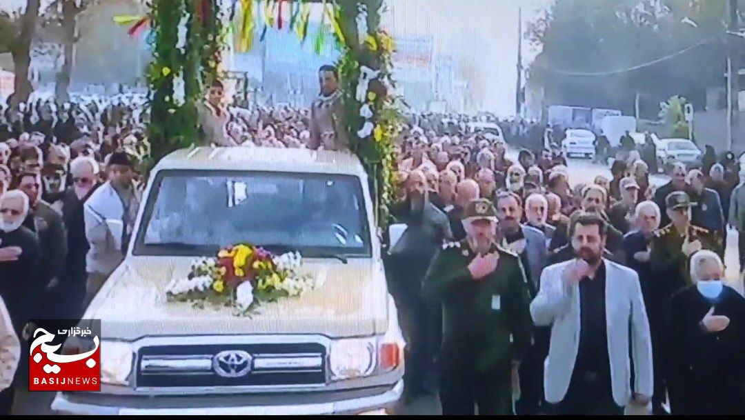 پیکر شهید مدافع امنیت و ۶ شهید گمنام در رشت تشییع شد پیکر شهید مدافع امنیت و ۶ شهید گمنام در رشت تشییع شد