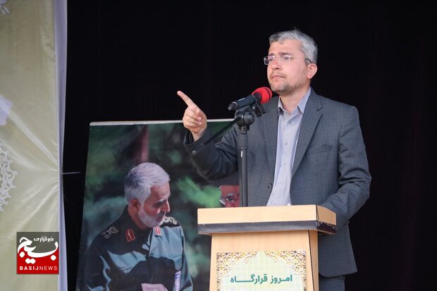 فعالان فرهنگی و هنری دشتستان حمایت شوند فعالان فرهنگی و هنری دشتستان حمایت شوند