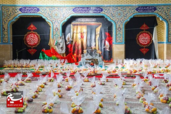 توزیع بیش از ۱۵هزار بسته مومنانه با عنوان «یلدای مهدوی» در قم توزیع بیش از ۱۵هزار بسته مومنانه با عنوان «یلدای مهدوی» در قم