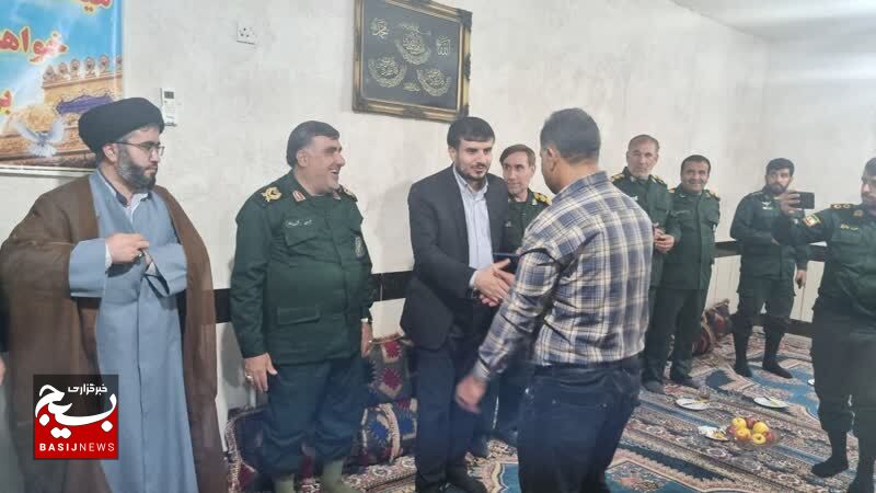 روز پرکار فرمانده تیپ 48 فتح در شهرستان لنده + ( تصاویر) روز پرکار فرمانده تیپ 48 فتح در شهرستان لنده + ( تصاویر)