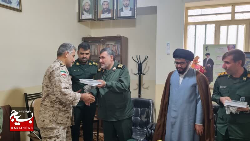 روز پرکار فرمانده تیپ 48 فتح در شهرستان لنده + ( تصاویر) روز پرکار فرمانده تیپ 48 فتح در شهرستان لنده + ( تصاویر)