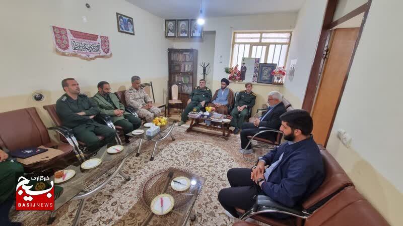 روز پرکار فرمانده تیپ 48 فتح در شهرستان لنده + ( تصاویر) روز پرکار فرمانده تیپ 48 فتح در شهرستان لنده + ( تصاویر)