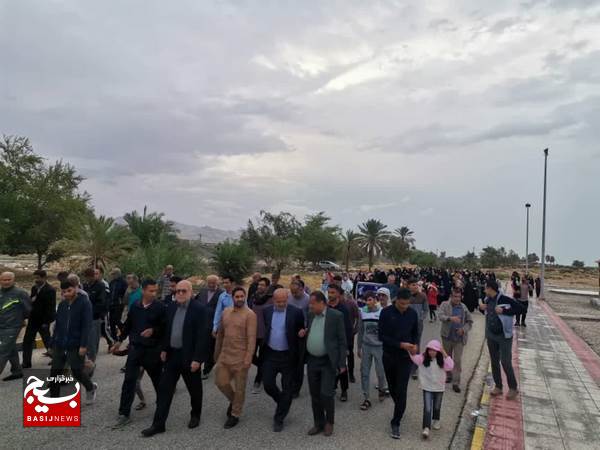 برگزاری پیاده روی خانوادگی در بندر خورشهاب برگزاری پیاده روی خانوادگی در بندر خورشهاب