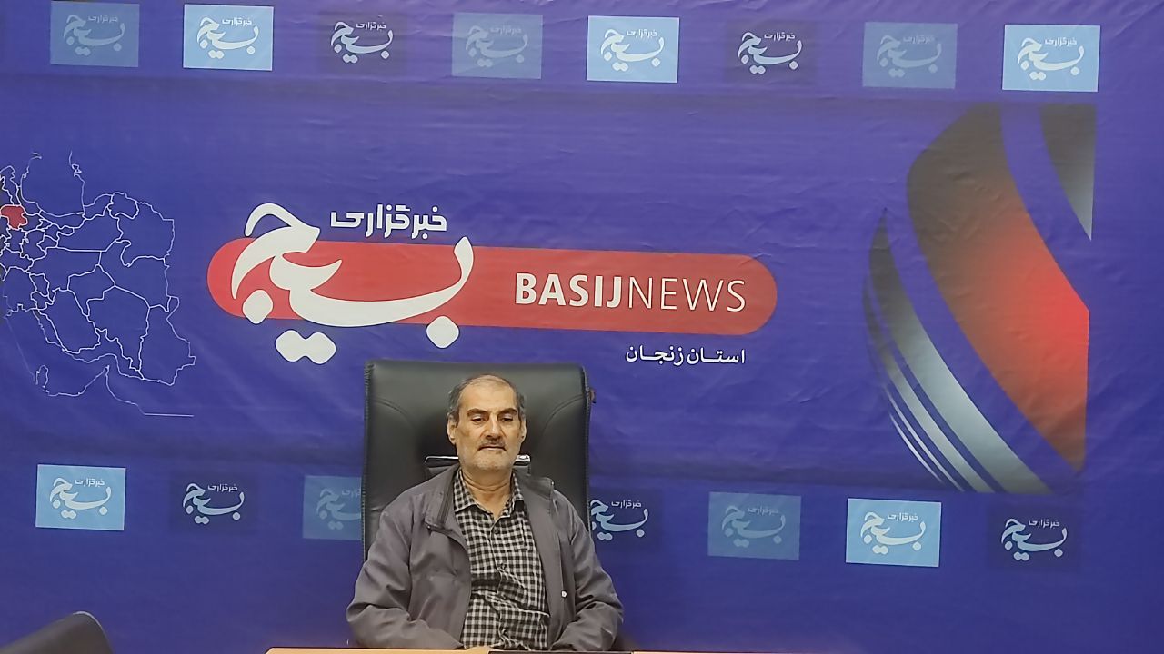 حضور مسعود بابازاده رزمنده و نویسنده دوران دفاع مقدس در دفتر خبرگزاری بسیج زنجان حضور مسعود بابازاده رزمنده و نویسنده دوران دفاع مقدس در دفتر خبرگزاری بسیج زنجان