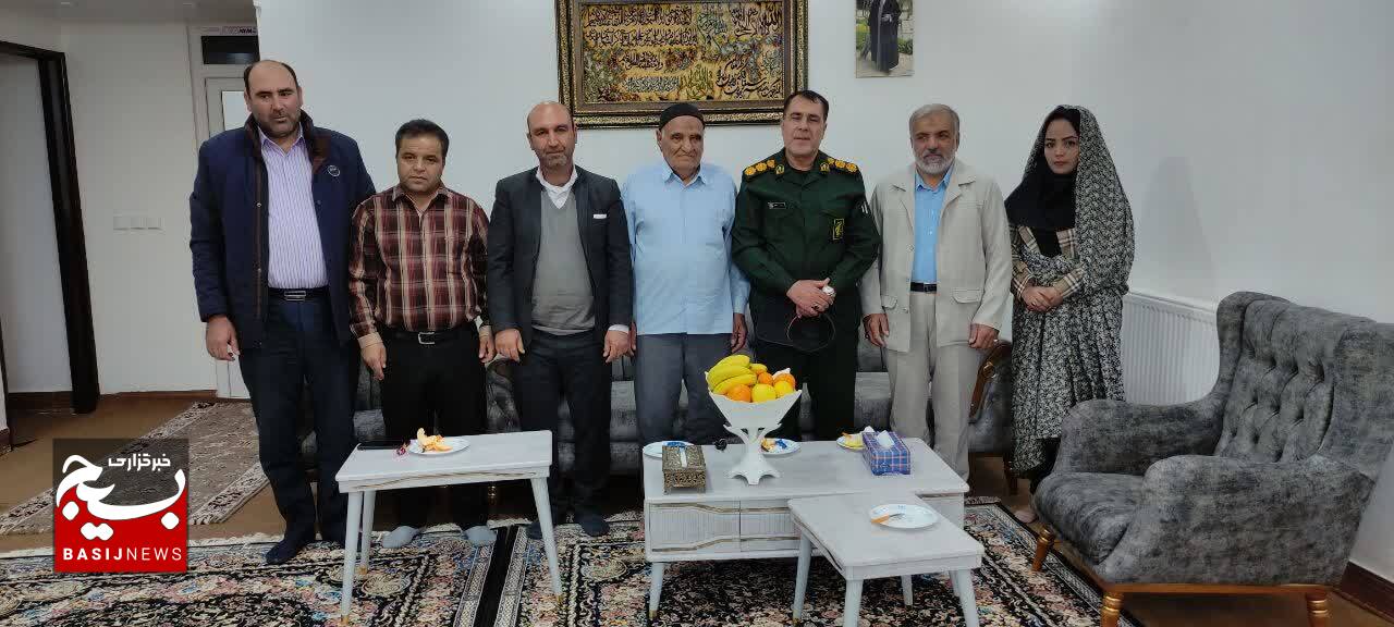 دیدار مسئول وابستگان سپاه فتح کهگیلویه و بویراحمد از بسیجیان بازنشسته دیدار مسئول وابستگان سپاه فتح کهگیلویه و بویراحمد از بسیجیان بازنشسته