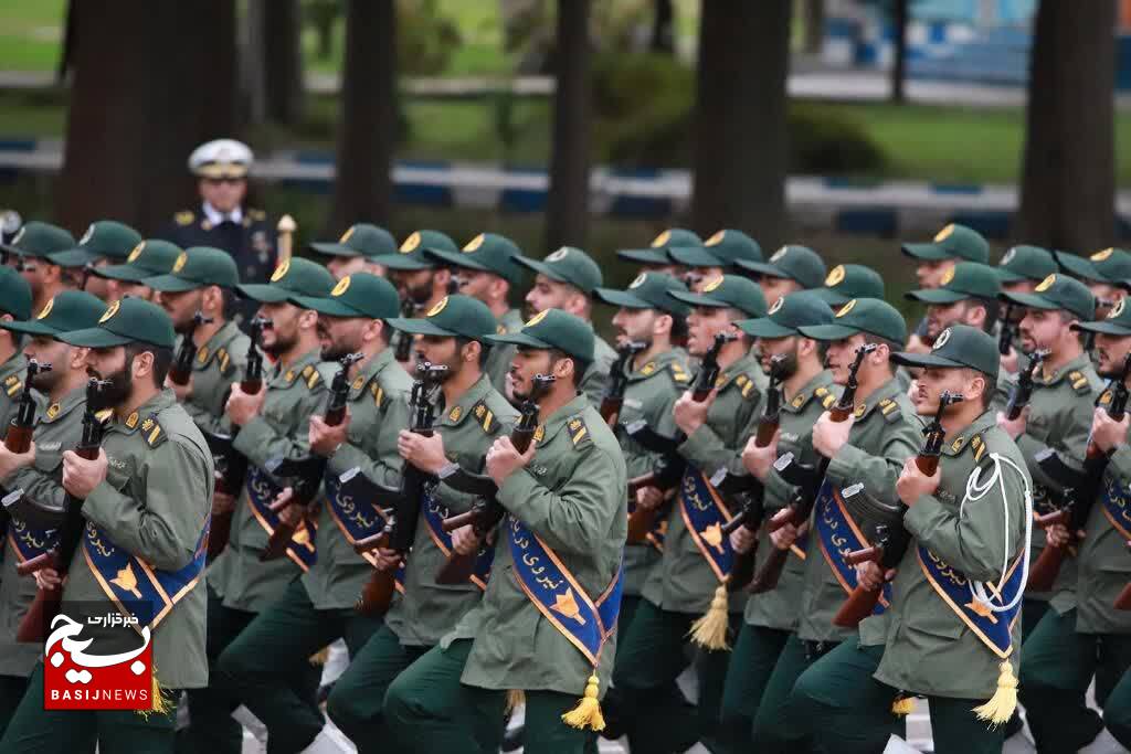 حضور نیروی دریایی ارتش و سپاه در خلیج فارس و دریای خزر مقتدرانه است حضور نیروی دریایی ارتش و سپاه در خلیج فارس و دریای خزر مقتدرانه است