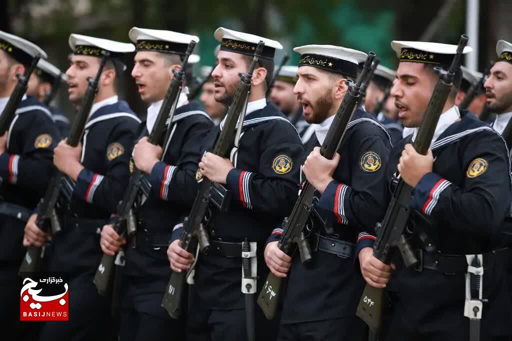 حضور نیروی دریایی ارتش و سپاه در خلیج فارس و دریای خزر مقتدرانه است حضور نیروی دریایی ارتش و سپاه در خلیج فارس و دریای خزر مقتدرانه است
