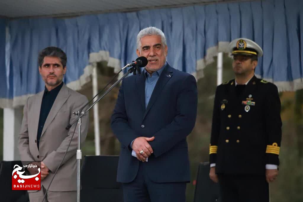 حضور نیروی دریایی ارتش و سپاه در خلیج فارس و دریای خزر مقتدرانه است حضور نیروی دریایی ارتش و سپاه در خلیج فارس و دریای خزر مقتدرانه است