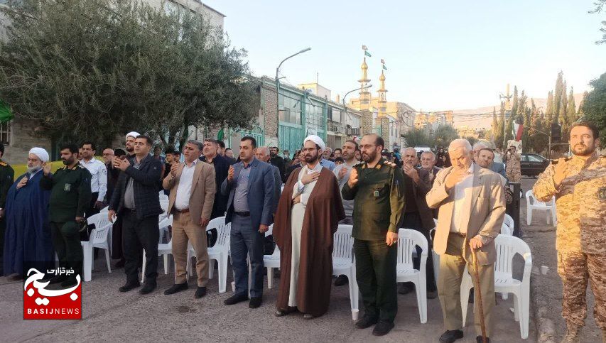 نام و یاد شهدا در جامعه زنده است