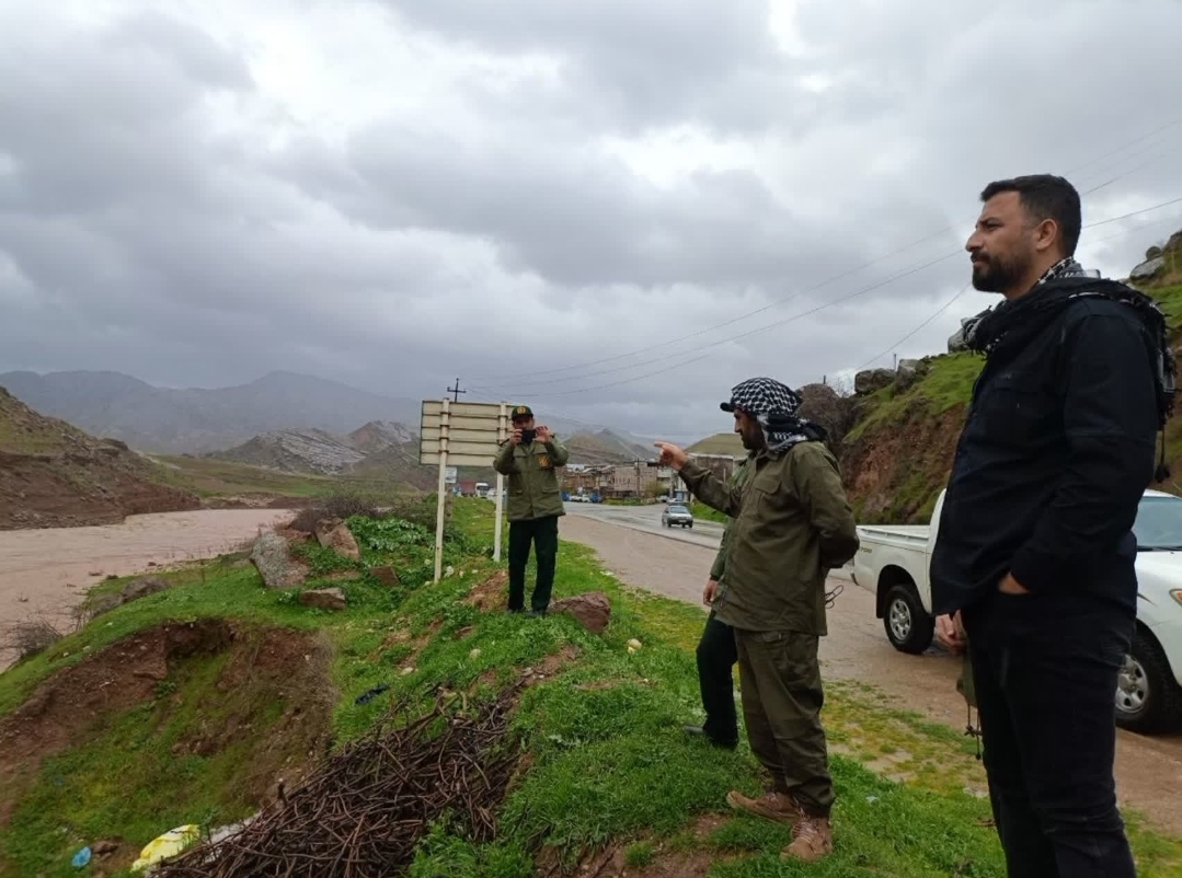 بازدید فرمانده سپاه لرستان از مسیر رودخانه «کشکان» بازدید فرمانده سپاه لرستان از مسیر رودخانه «کشکان»