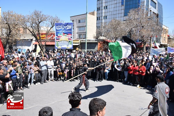 حضور ورزشکاران در راهپیمایی روز قدس برای حمایت از کودکان غزه است