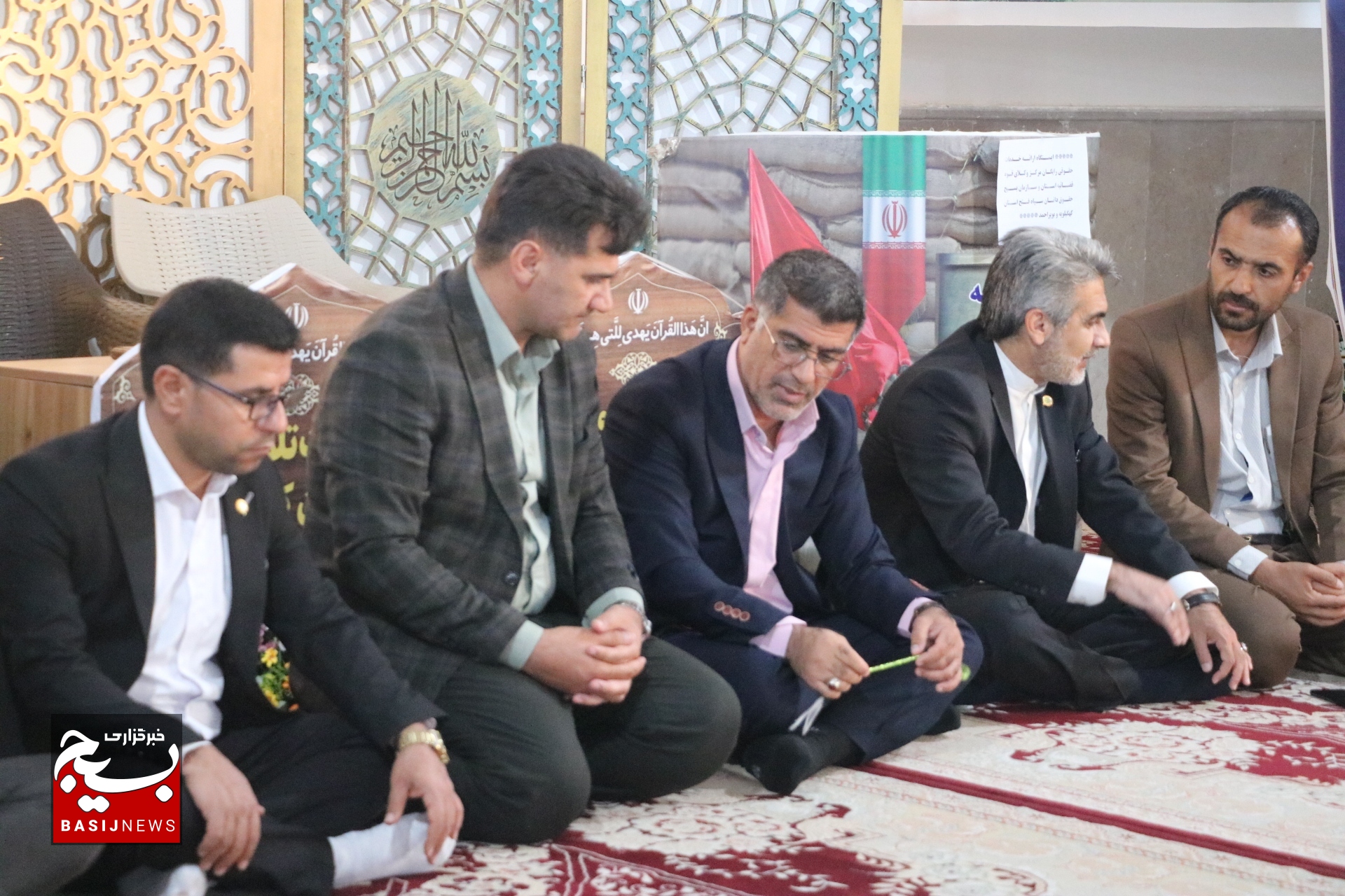 ارائه خدمات حقوقی رایگان در گلزار شهدای یاسوج