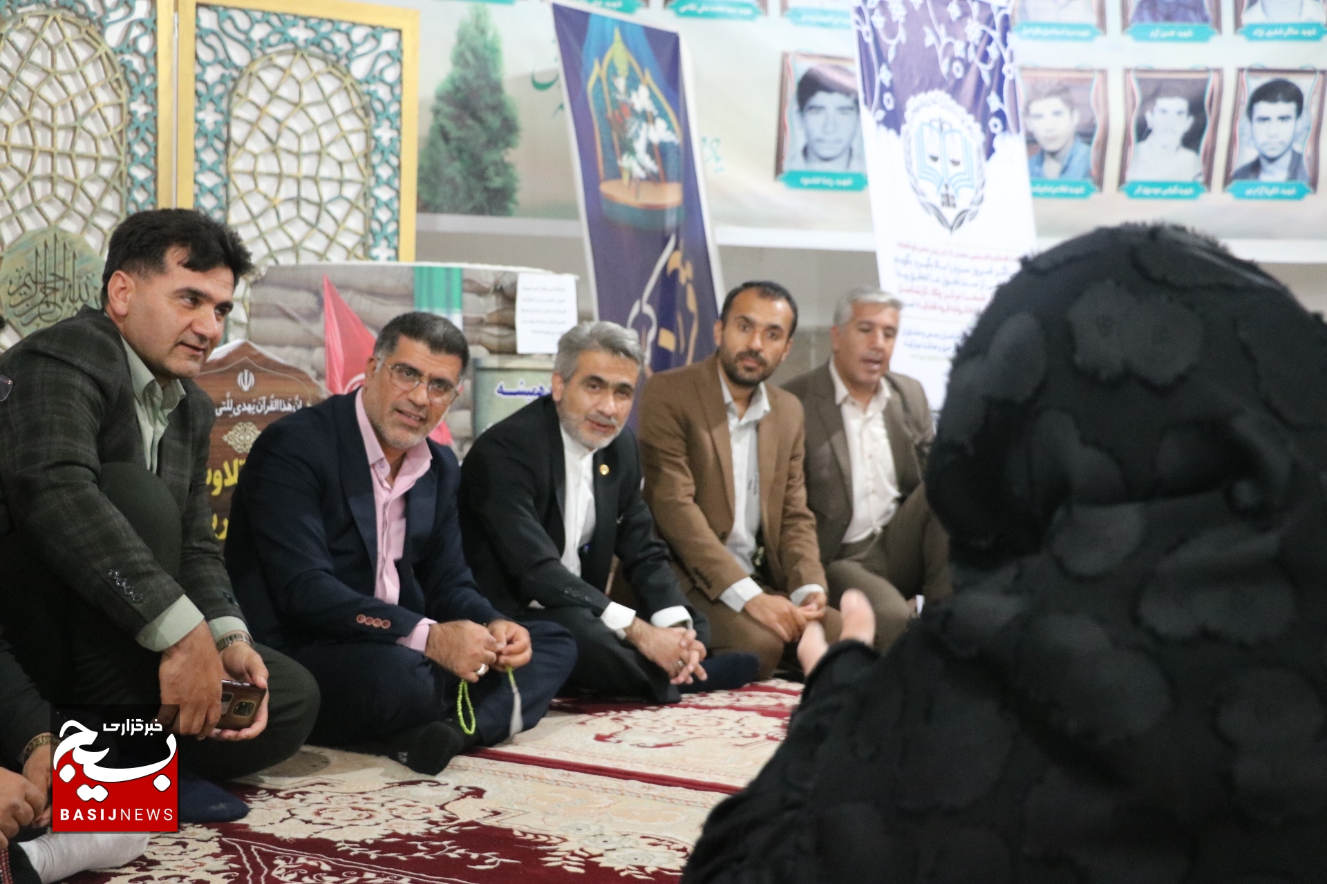 ارائه خدمات حقوقی رایگان در گلزار شهدای یاسوج