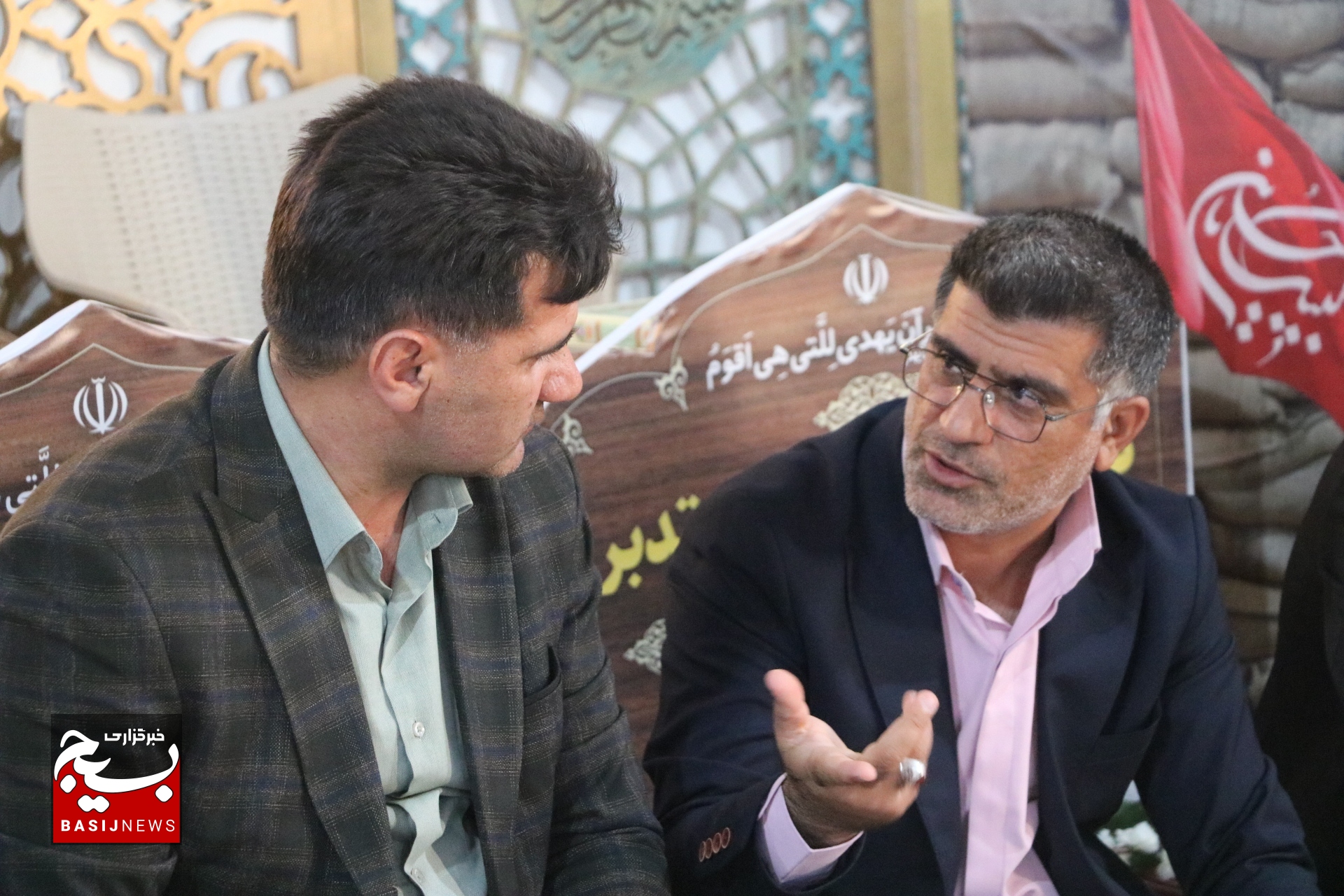 ارائه خدمات حقوقی رایگان در گلزار شهدای یاسوج