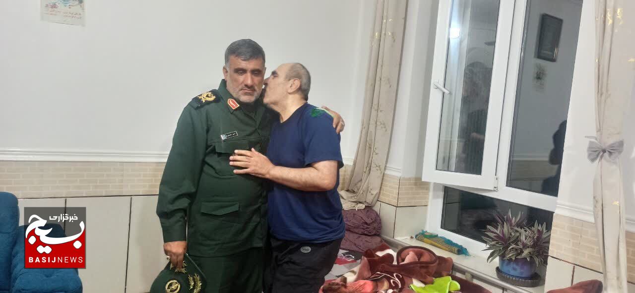 دیدار فرمانده تیپ 48 فتح با ایثارگران و خانواد های شهدای سی سخت دیدار فرمانده تیپ 48 فتح با ایثارگران و خانواد های شهدای سی سخت