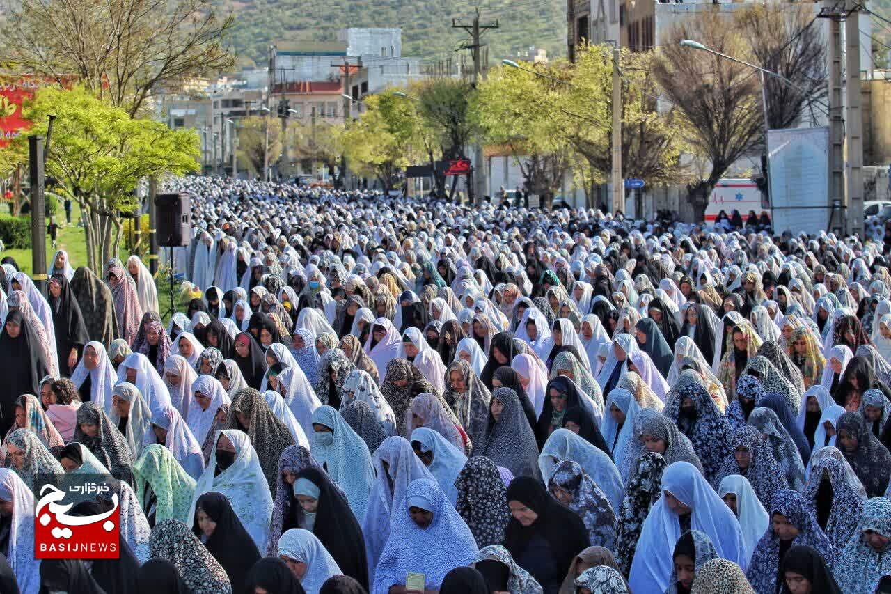 اقامه نماز عید فطر در یاسوج + (تصاویر ) اقامه نماز عید فطر در یاسوج + (تصاویر )
