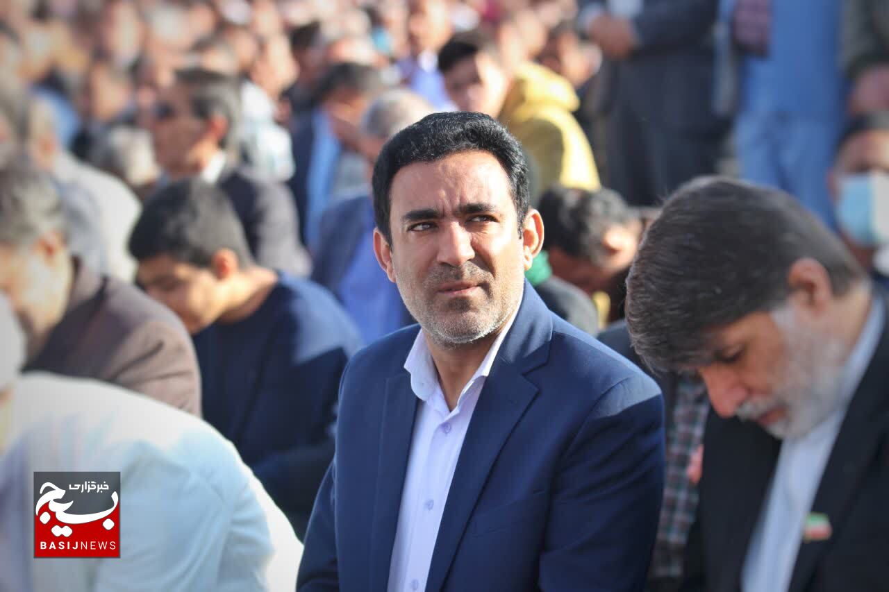 اقامه نماز عید فطر در یاسوج + (تصاویر ) اقامه نماز عید فطر در یاسوج + (تصاویر )