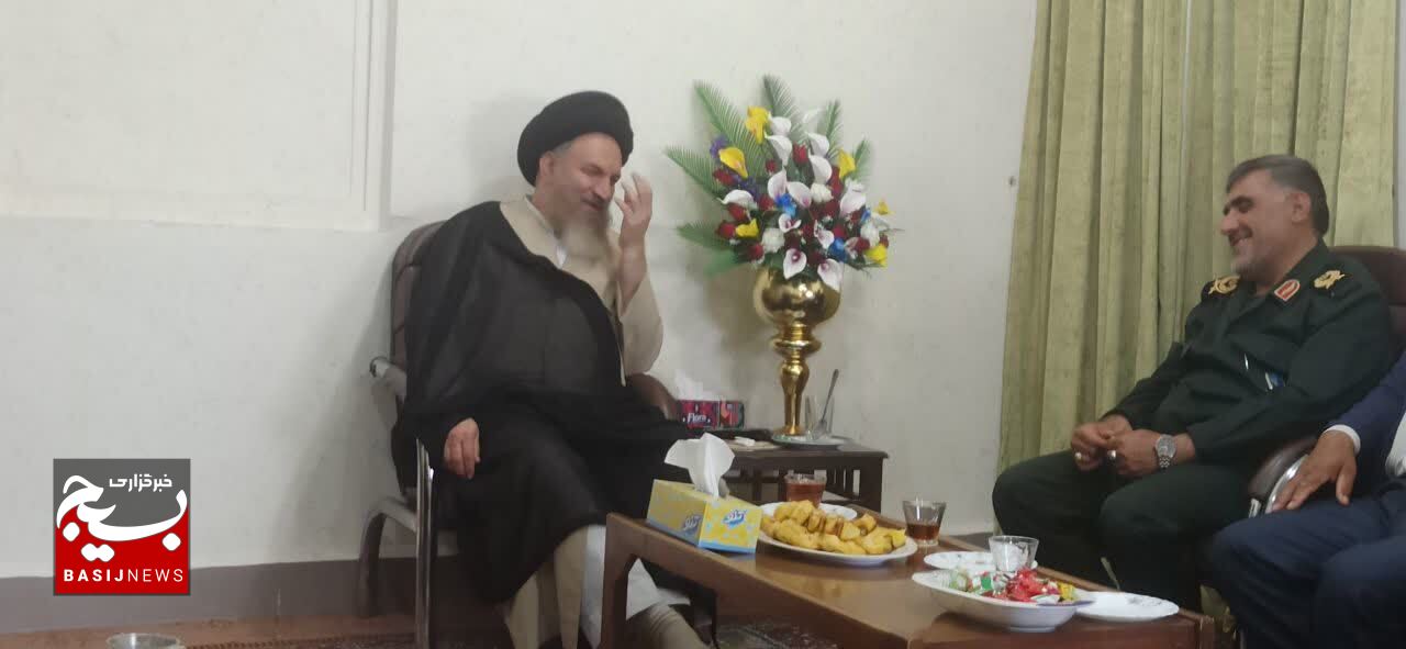 دیدار نوروزی سردار حکمتیان و رزمندگان تیپ 48 فتح با آیت الله ملک حسینی + ( تصاویر)