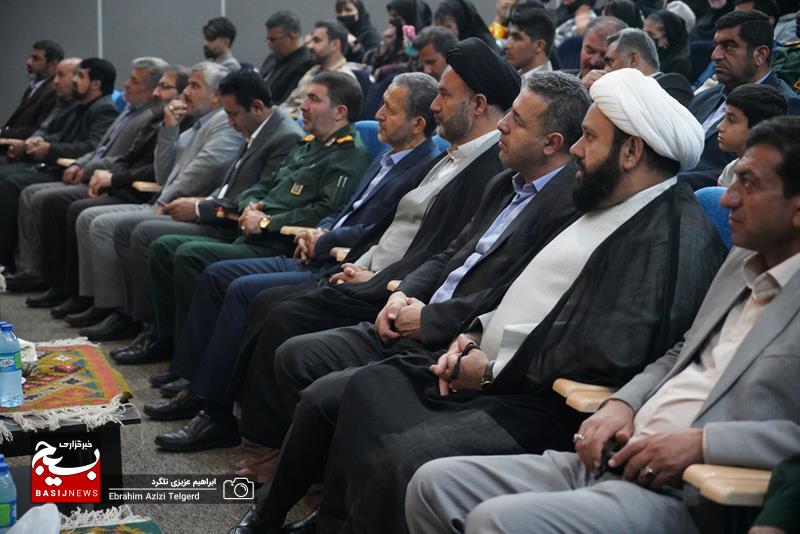یادواره شهدای هنرمند استان و تجلیل از خانواده های شهدا + ( تصاویر )