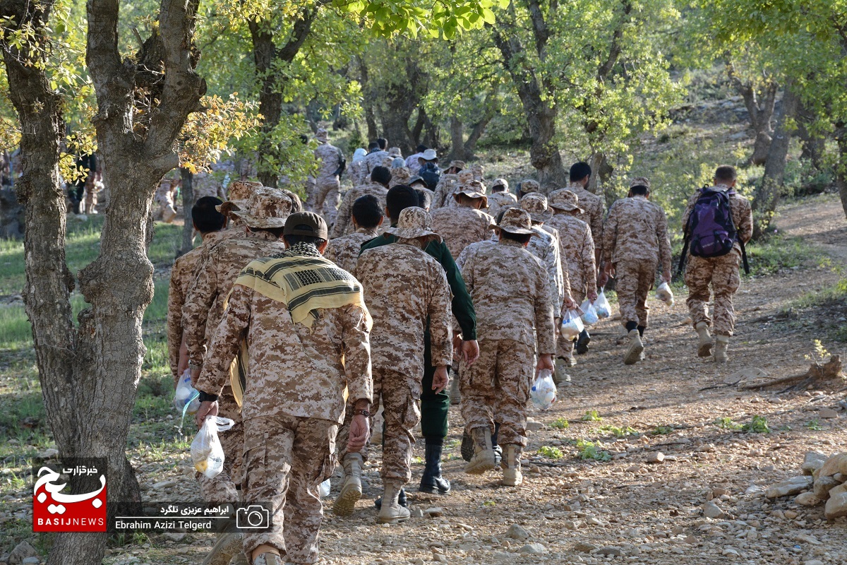 کوهپیمایی و صعود رزمندگان تیپ 48 فتح به قله دوگوش آبشار یاسوج