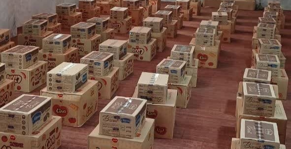 توزیع صدها بسته گرگشو بین خانوادههای ایتام در دیّر توزیع صدها بسته گرگشو بین خانوادههای ایتام در دیّر