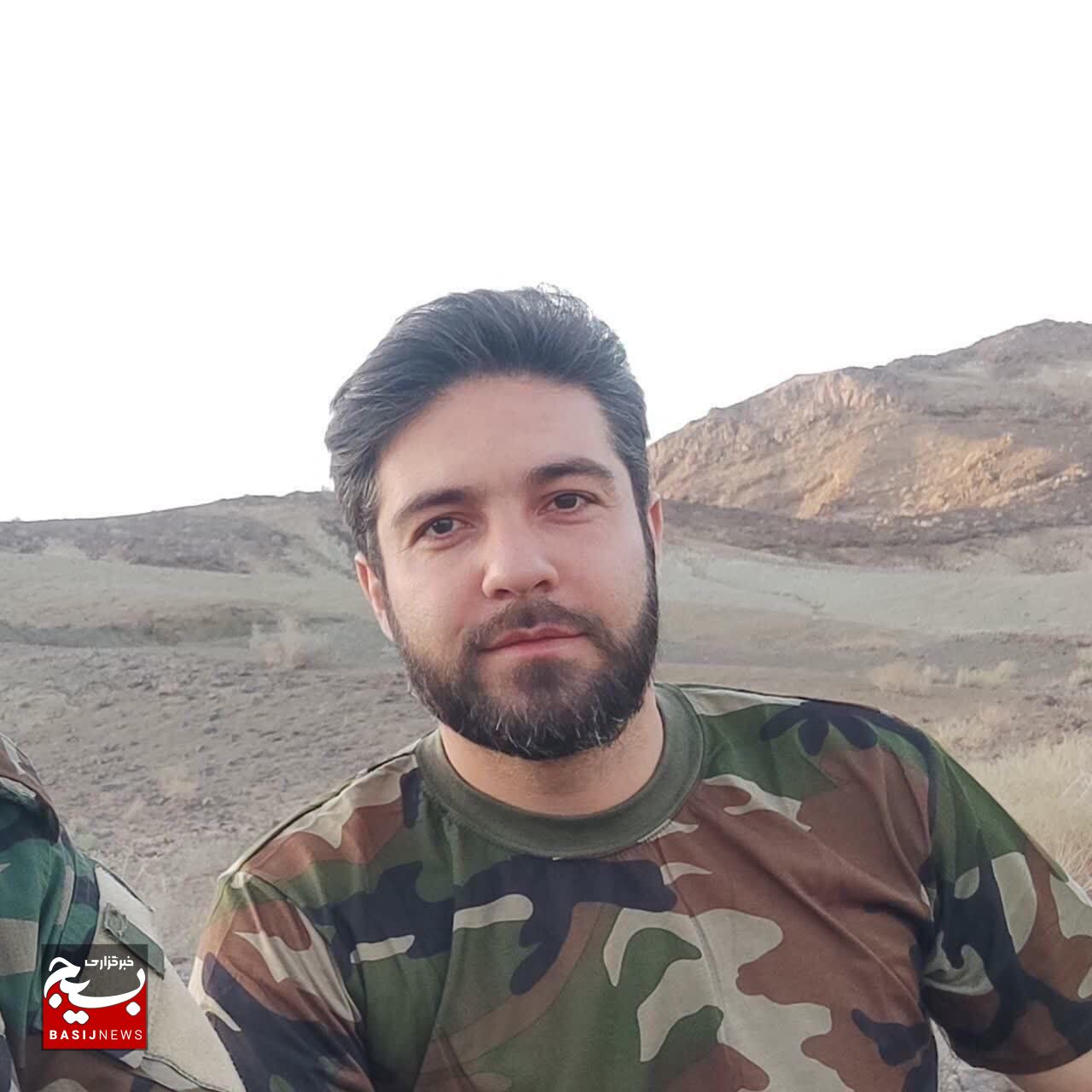 شهادت مستشار سپاه پاسداران انقلاب اسلامی در سوریه در اثر حملات هوایی شب گذشته آمریکا به شرق سوریه شهادت مستشار سپاه پاسداران انقلاب اسلامی در سوریه در اثر حملات هوایی شب گذشته آمریکا به شرق سوریه