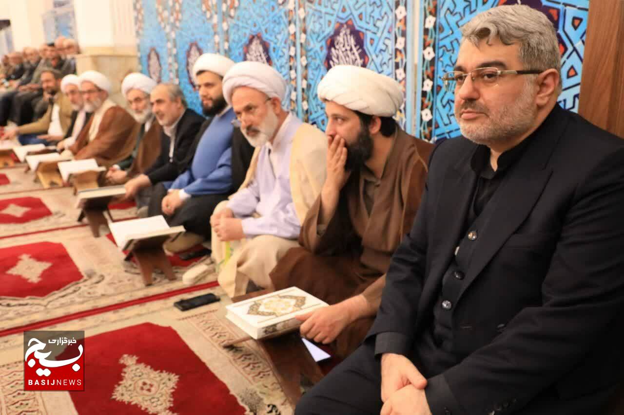رونمایی از صندوقچه محافل خانگی قرآن کریم