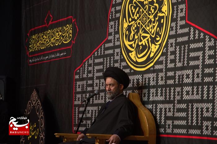 تحریف دین با فقدان مرجعیت علمی رخ میدهد تحریف دین با فقدان مرجعیت علمی رخ میدهد