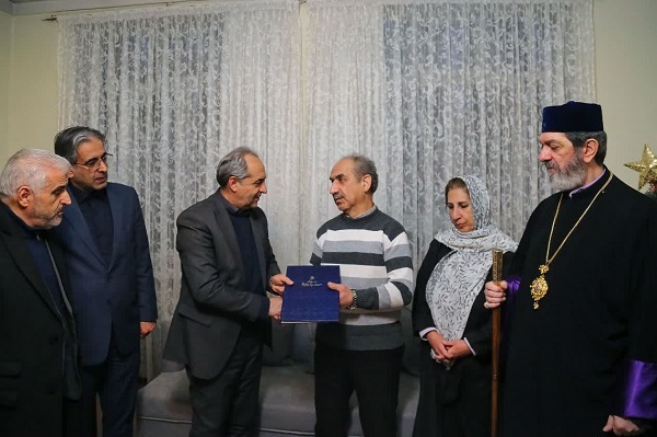 دیدار استاندار آذربایجان شرقی با خانواده شهدای ارامنه دیدار استاندار آذربایجان شرقی با خانواده شهدای ارامنه