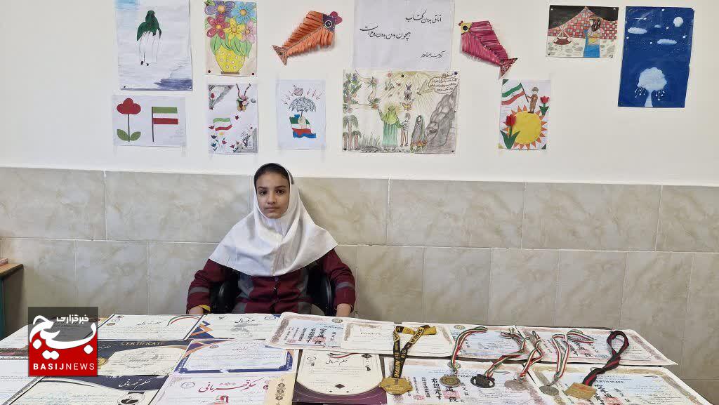 با افتخار مدال هایم را به شهید حاج قاسم سلیمانی تقدیم می کنم با افتخار مدال هایم را به شهید حاج قاسم سلیمانی تقدیم می کنم
