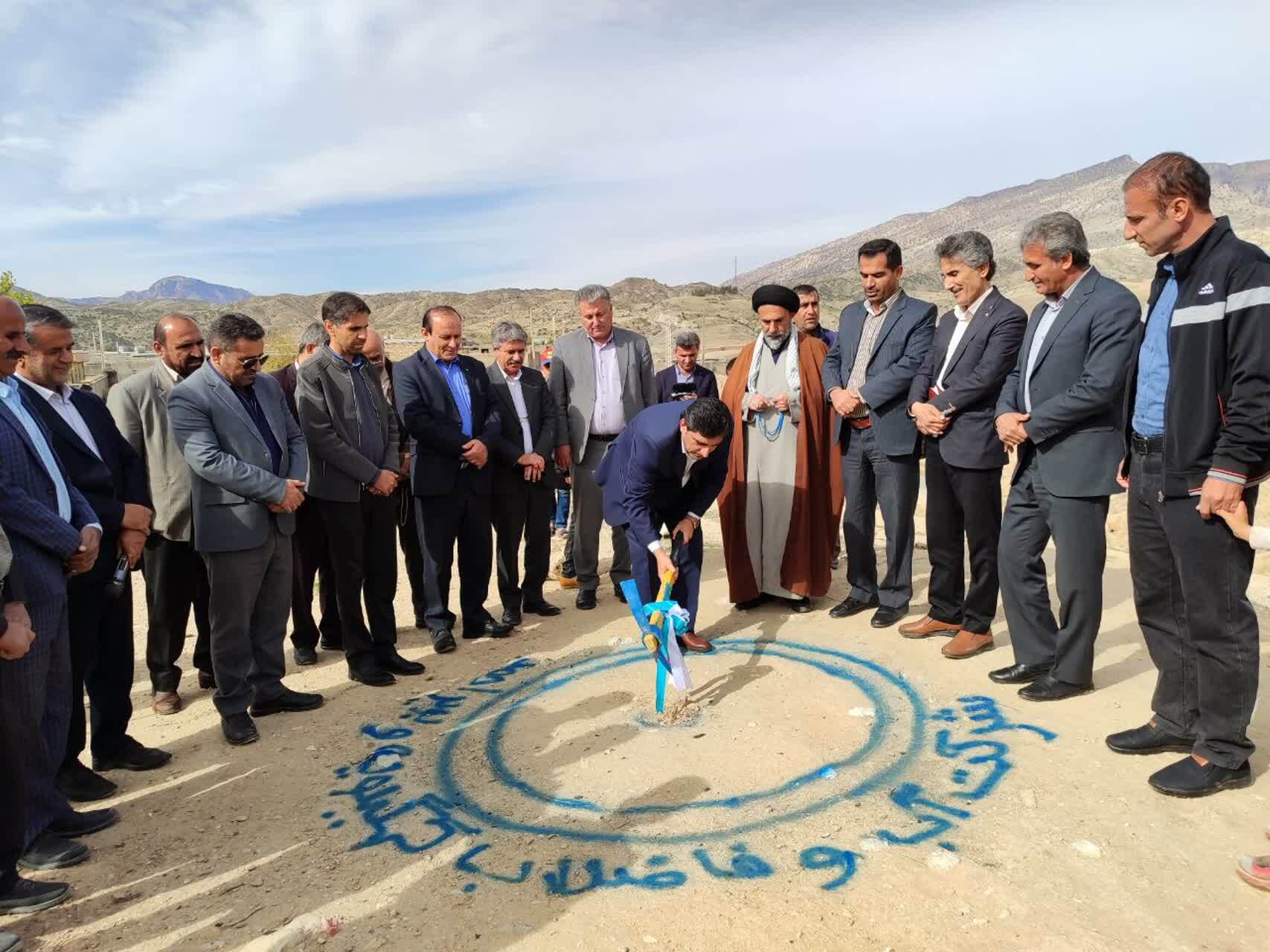 کلنگ زنی پروژه اصلاح شبکه توزیع آب چهارراه آل طیب لنده کلنگ زنی پروژه اصلاح شبکه توزیع آب چهارراه آل طیب لنده
