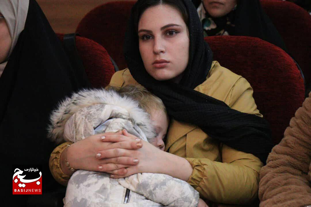 سبک زندگی حضرت فاطمه (س) الگویی برای استحکام خانواده سبک زندگی حضرت فاطمه (س) الگویی برای استحکام خانواده