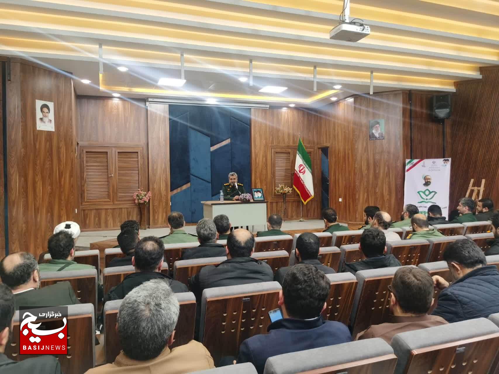 عمل قرارگاهی و تحقق محله اسلامی از محورهای مهم سند اعتلای بسیج است عمل قرارگاهی و تحقق محله اسلامی از محورهای مهم سند اعتلای بسیج است