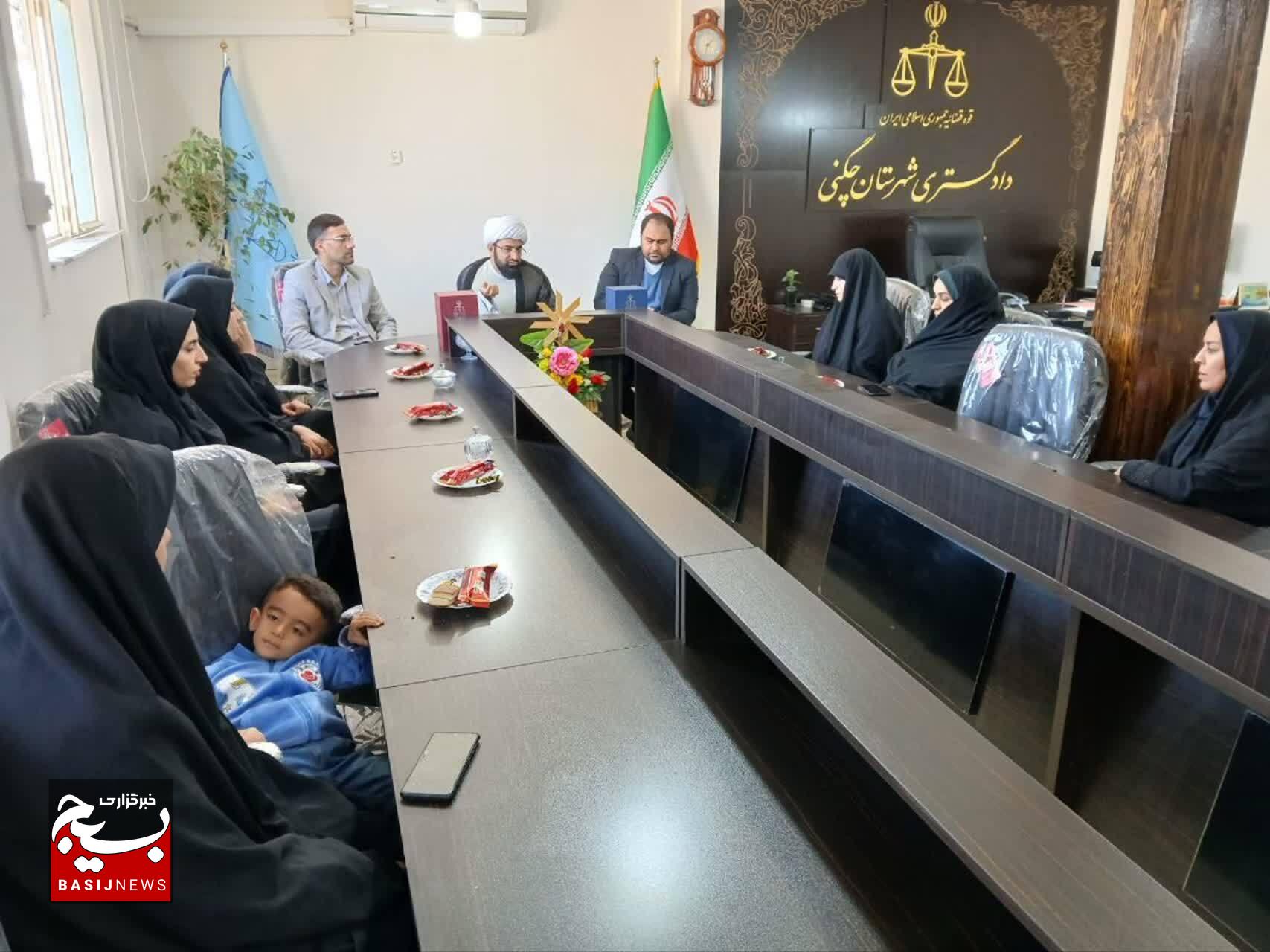 جشن میلاد حضرت فاطمه الزهرا(س) در شهرستان چگنی برگزار شد جشن میلاد حضرت فاطمه الزهرا(س) در شهرستان چگنی برگزار شد