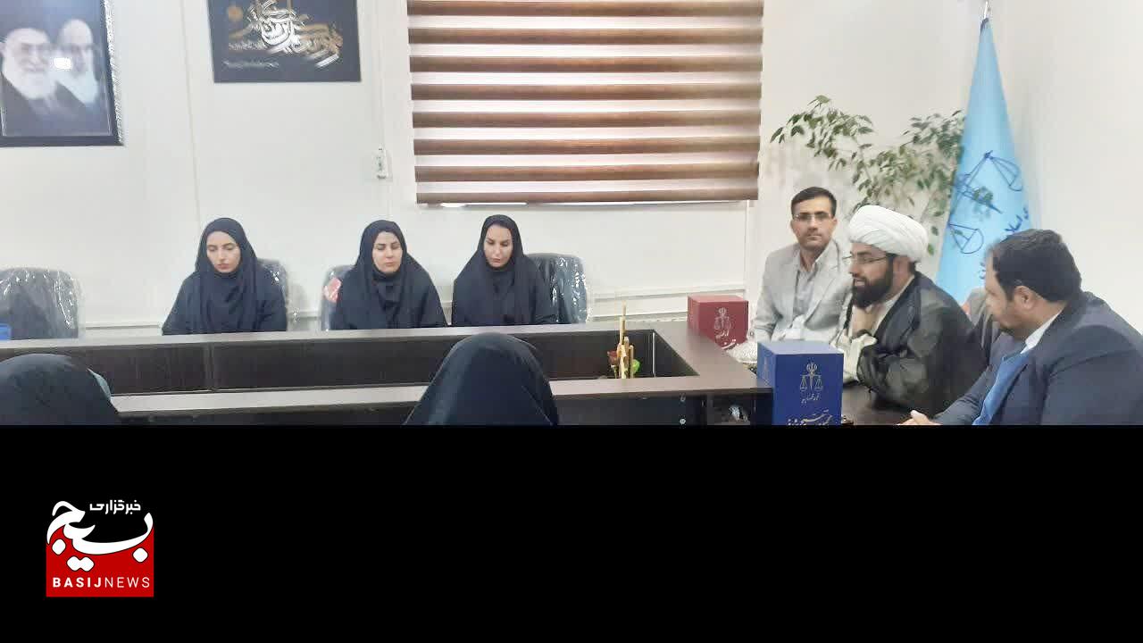 جشن میلاد حضرت فاطمه الزهرا(س) در شهرستان چگنی برگزار شد جشن میلاد حضرت فاطمه الزهرا(س) در شهرستان چگنی برگزار شد